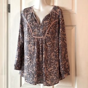 Adorable light pink and blue top